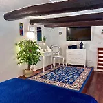 Carlos Noble House Plebiscito