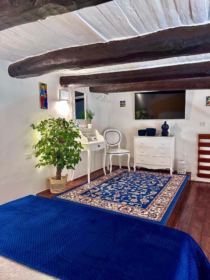 Carlos Noble House Plebiscito Napoli